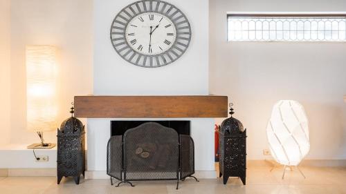 4Mill Euro 700m2 Newly renovated Mansion with huge garden and large heated pool