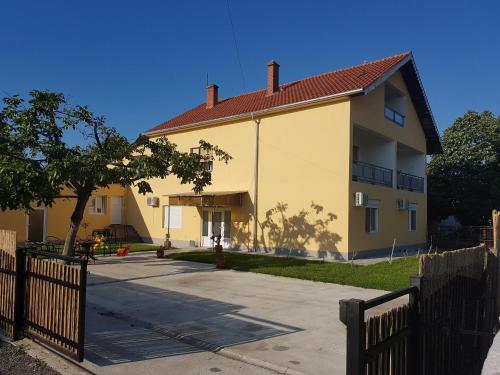 B&B Niš - Apartments Kuca Aleksic - Bed and Breakfast Niš