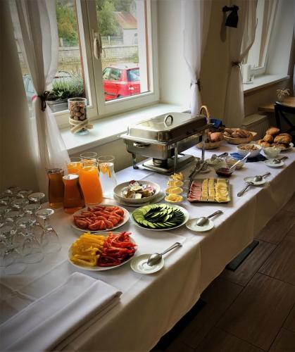 Penzion a restaurace U ŘEKY - image 10