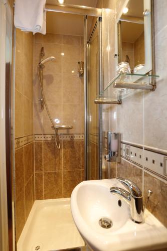 Aylesbray Lodge - image 5