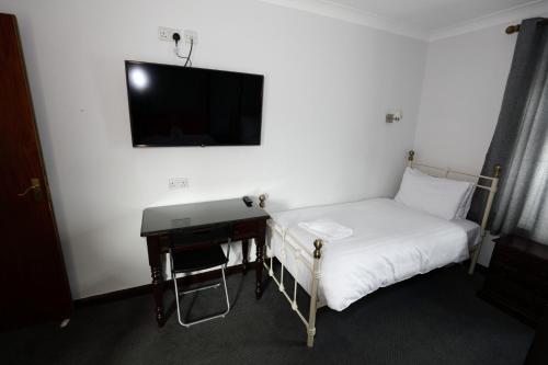 Aylesbray Lodge - image 4