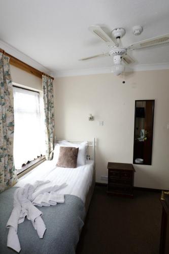 Aylesbray Lodge - image 12