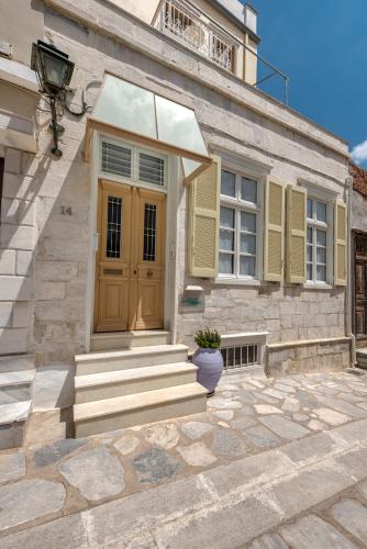 Island of Luxury Apartments - image 2