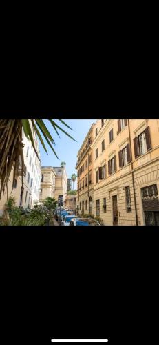 IN FRONT OF COLISEUM 3, Рим (фото 6)