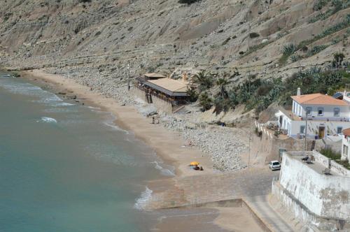 pludmale, Cantinho do Burgau in Luz