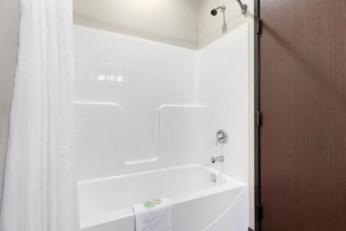 Executive King Suite Full Kitchen