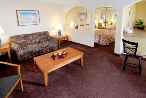 Mardi Gras Hotel & Casino - image 10