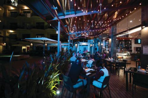 Restaurant, Oceano Boutique Hotel & Gallery in Jaco