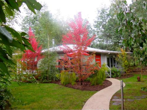 Two-Bedroom Cottage - Kingfisher