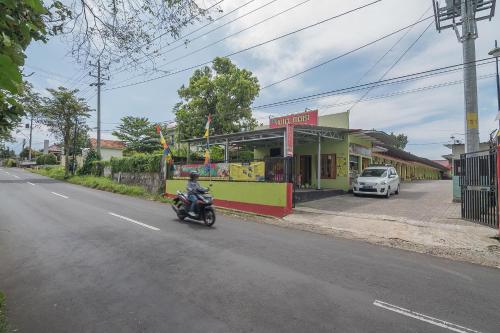 RedDoorz near Kampus UMP Purwokerto