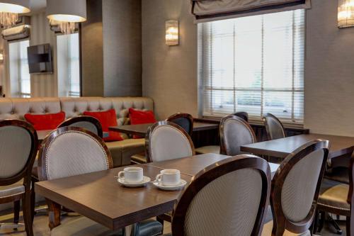 Best Western Buckingham Palace Rd - image 11