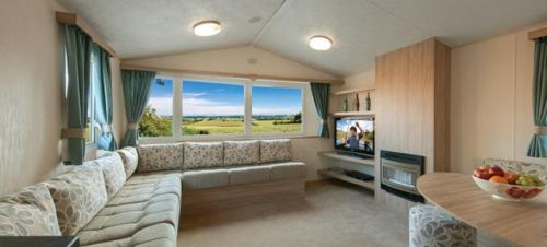 3 bedrooms, 6 beds