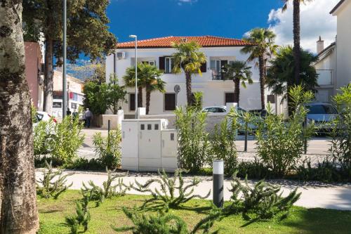 Apartments Ivona - image 8