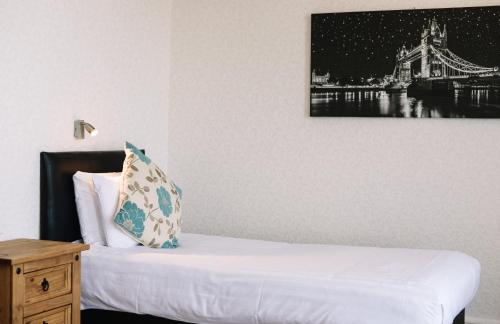 Four Oaks Hotel - image 7