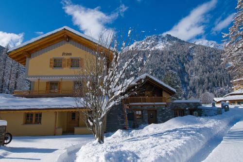 One-Bedroom Chalet - Separate Building