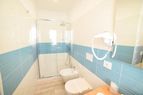 Double Room with Patio image 3