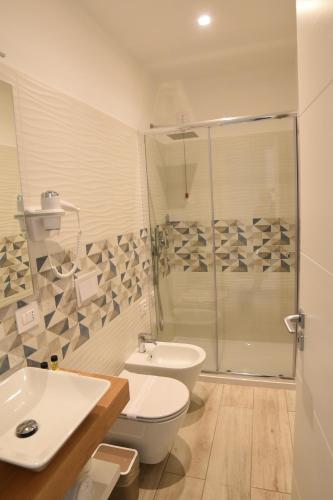 Queen Room image 1