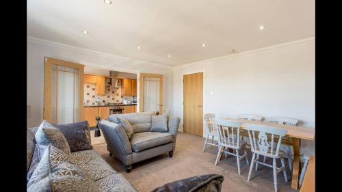 3 Bed With Parking In Super Cool Leith!, Leith, Edinburgh and the Lothians