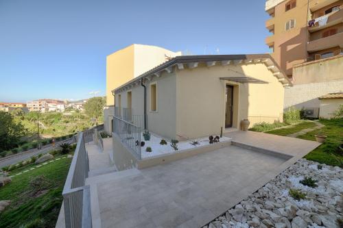 Double Room with Patio image 10