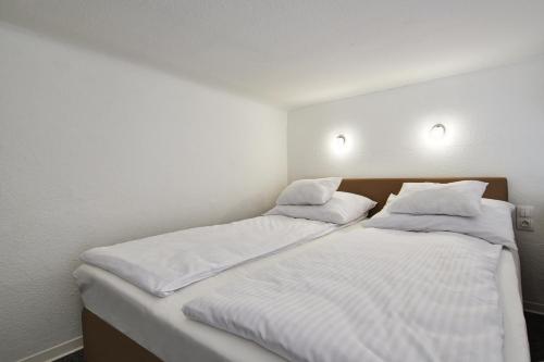 Apartment image 10