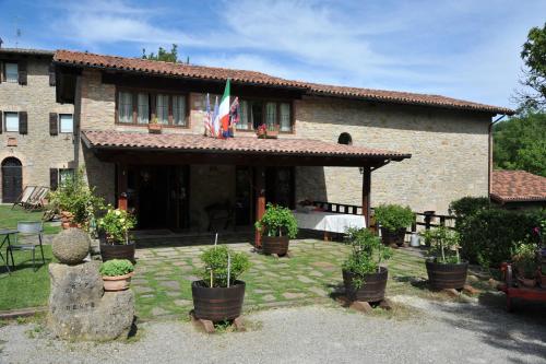 Antico Borgo "Costa di Dente" in Kastel D'Aiano