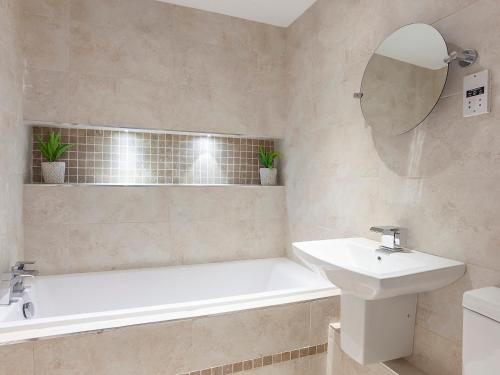 Fountains view Apartment - image 14