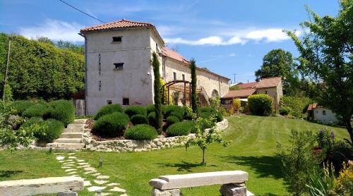 Auvergnat'Home - Location saisonnière - Chaptuzat