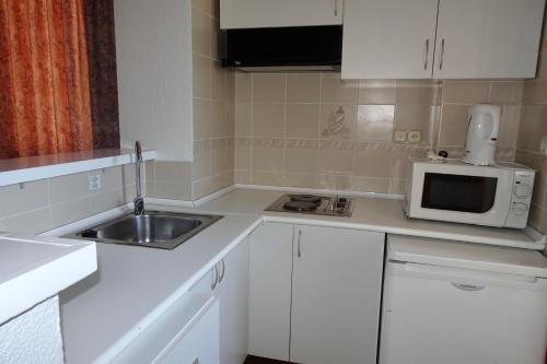 Evamar Apartments - image 3