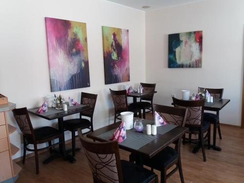 Hotel Garni Regent - image 12