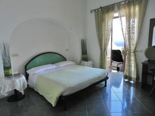 Guestroom, Hotel Holiday in Praiano