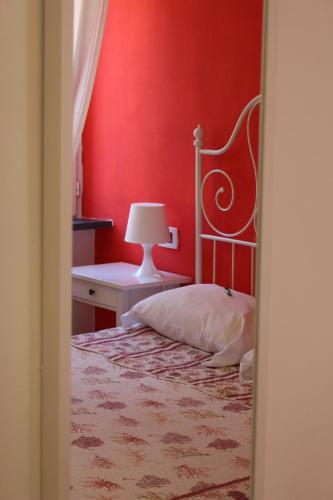 1 queen bed, 1 twin bed