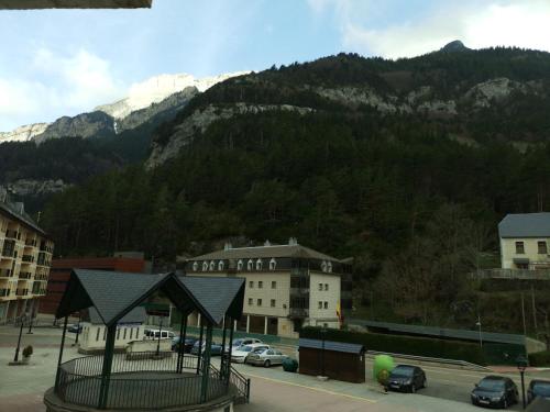  Plaza Europa 4 primera planta apartamento 10 in Canfranc-Estación