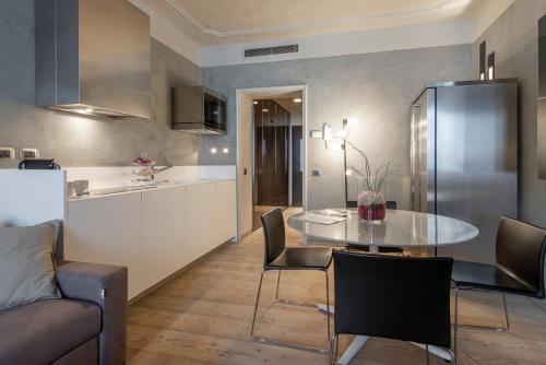 Milan Royal Suites - Centro Room Type - Suite Beethoven VI - Via Romagnosi 4