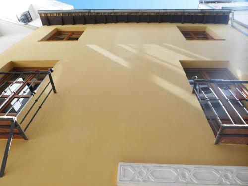 Apartamentos Nahira Suites 3000 - image 2