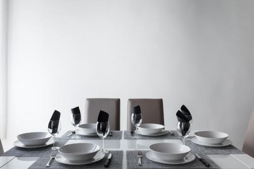 A World Aparts - 104 Frattina