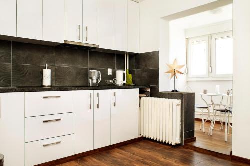 베오그라드 City Place Apartments 4성급 게스트하우스 레스토랑