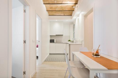 2 bedrooms, 4 beds