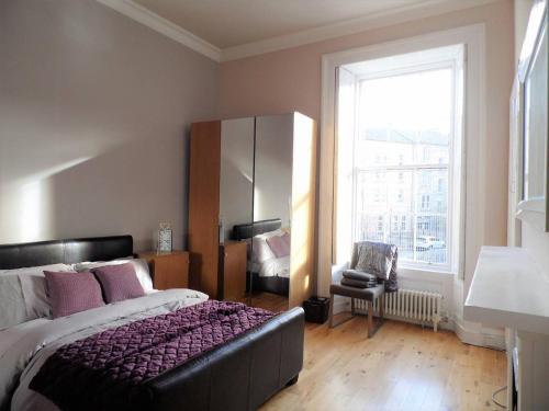 WEST END - Stunning, spacious, 3 bedroom, main door flat with private parking, Glasgow (Foto 7)