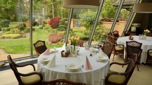 Ресторан, Hotel Na Polboru in Серадз