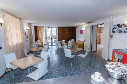Hotel Napoleon - image 2