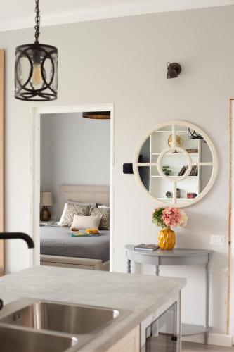 Lotus Inn in บอรส์