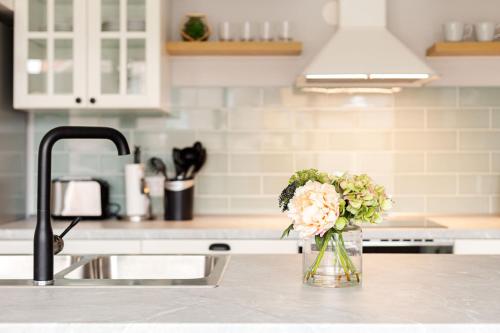 Lotus Inn in บอรส์