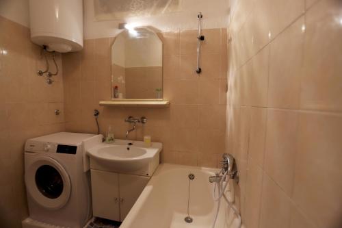 Apartment with garden - Zuvan - image 13