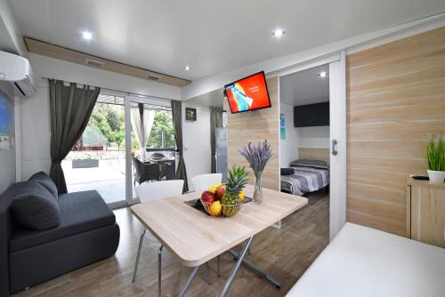 Mobile Home MeeLi – Biograd na Moru, VA