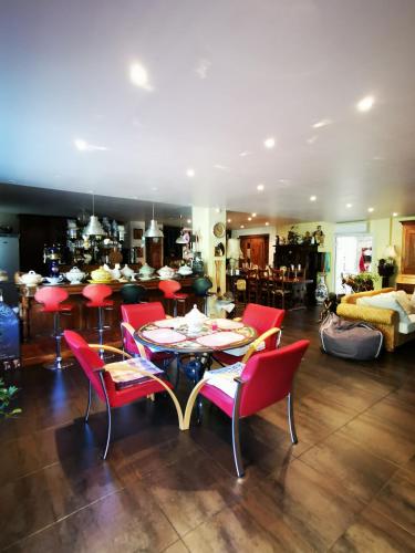 ห้องอาหาร, Hotel bar b'rock in กาเกส์