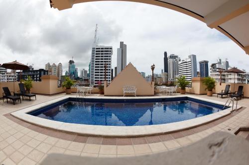 Бассейн , Hotel Coral Suites in Панама-Сити