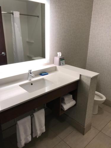 Holiday Inn Express & Suites - Pittsburgh - Monroeville, an IHG Hotel in Monroeville, USA