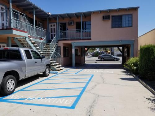 Espana Motel - image 2
