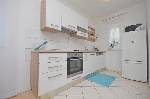 Apartment Radenka - image 5