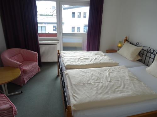 1 queen bed